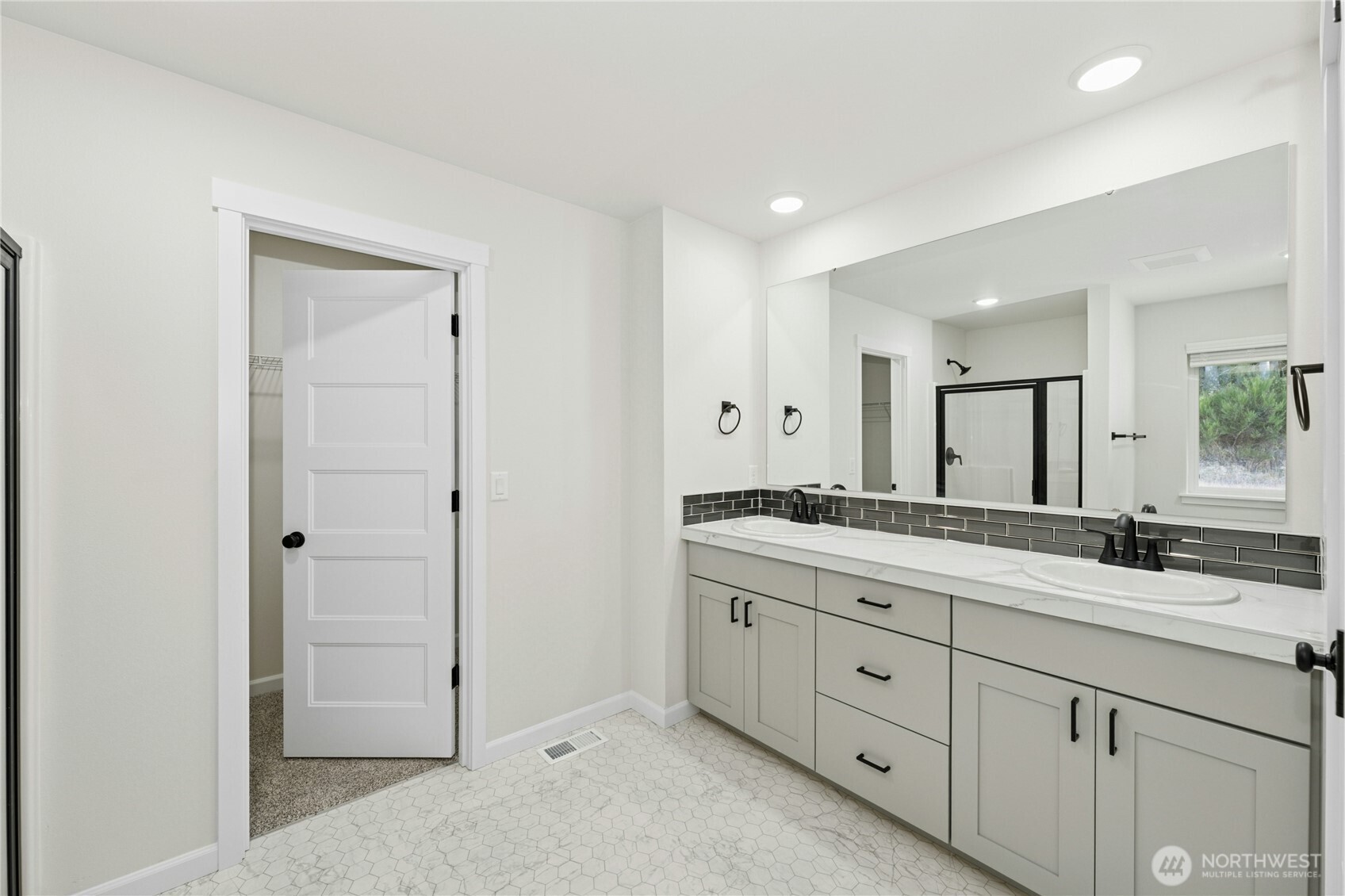 14209 Jensen Drive 361 Property Photo 6