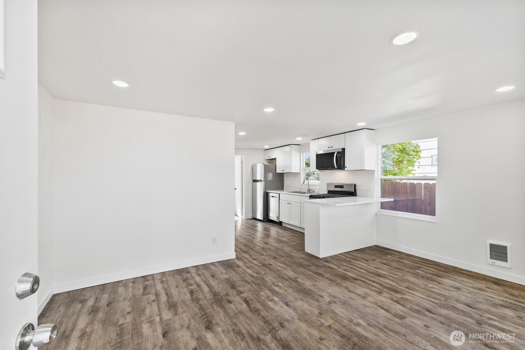 437 D Street Property Photo 4
