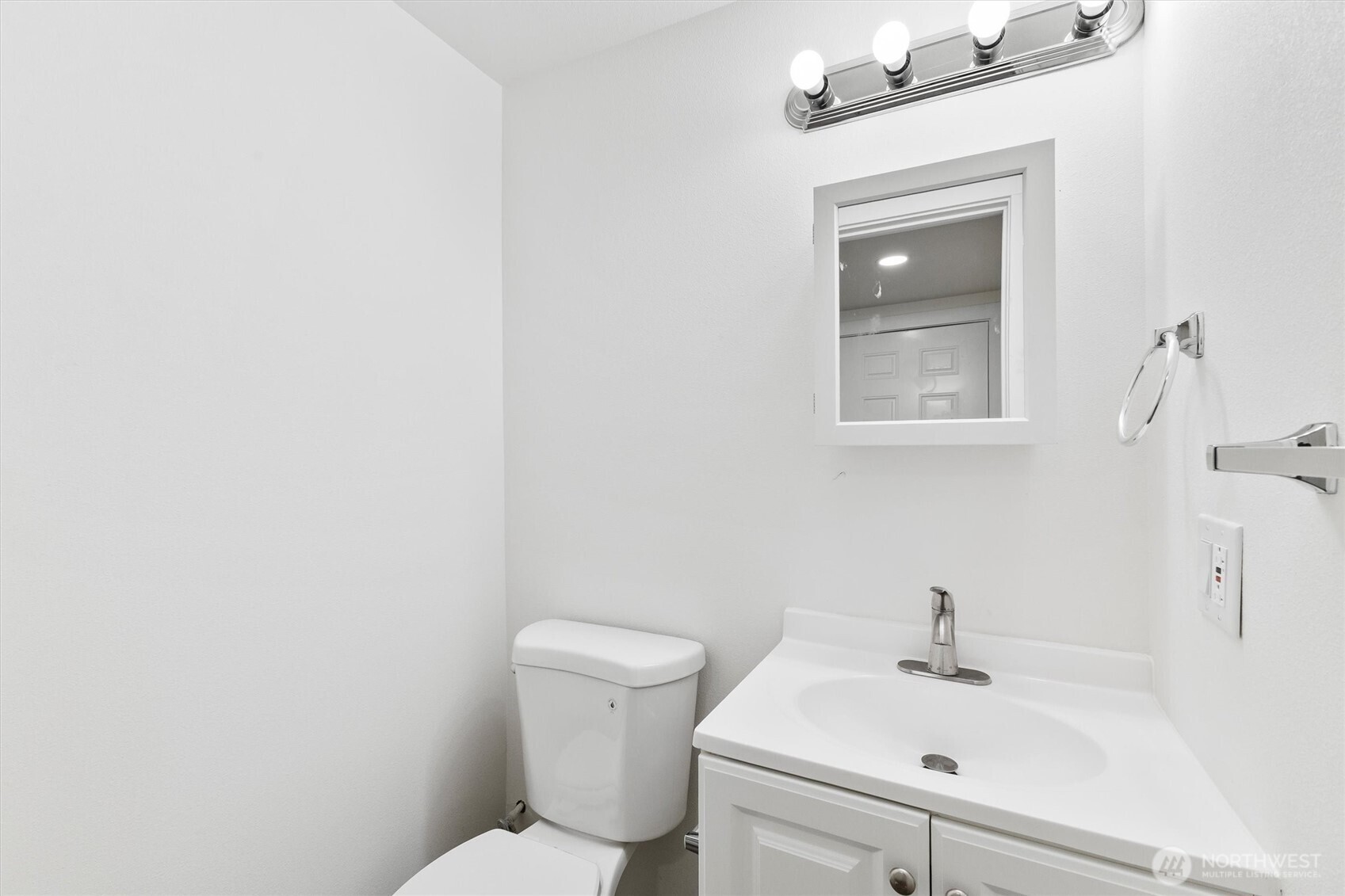 437 D Street Property Photo 8