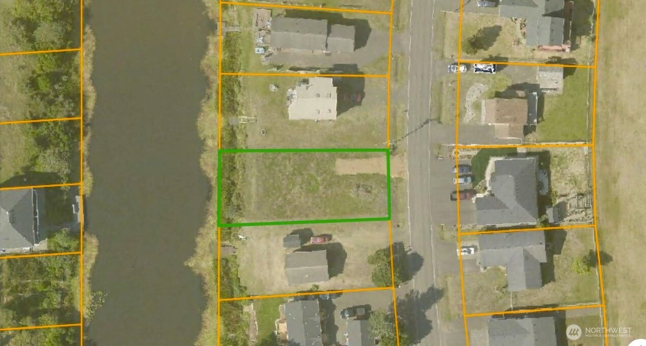 555 Canal Drive Property Photo 9