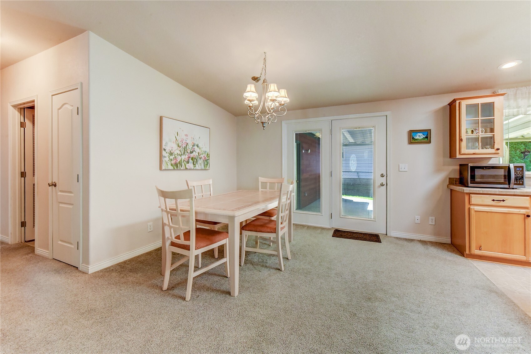 6712 243rd Avenue Property Photo 5