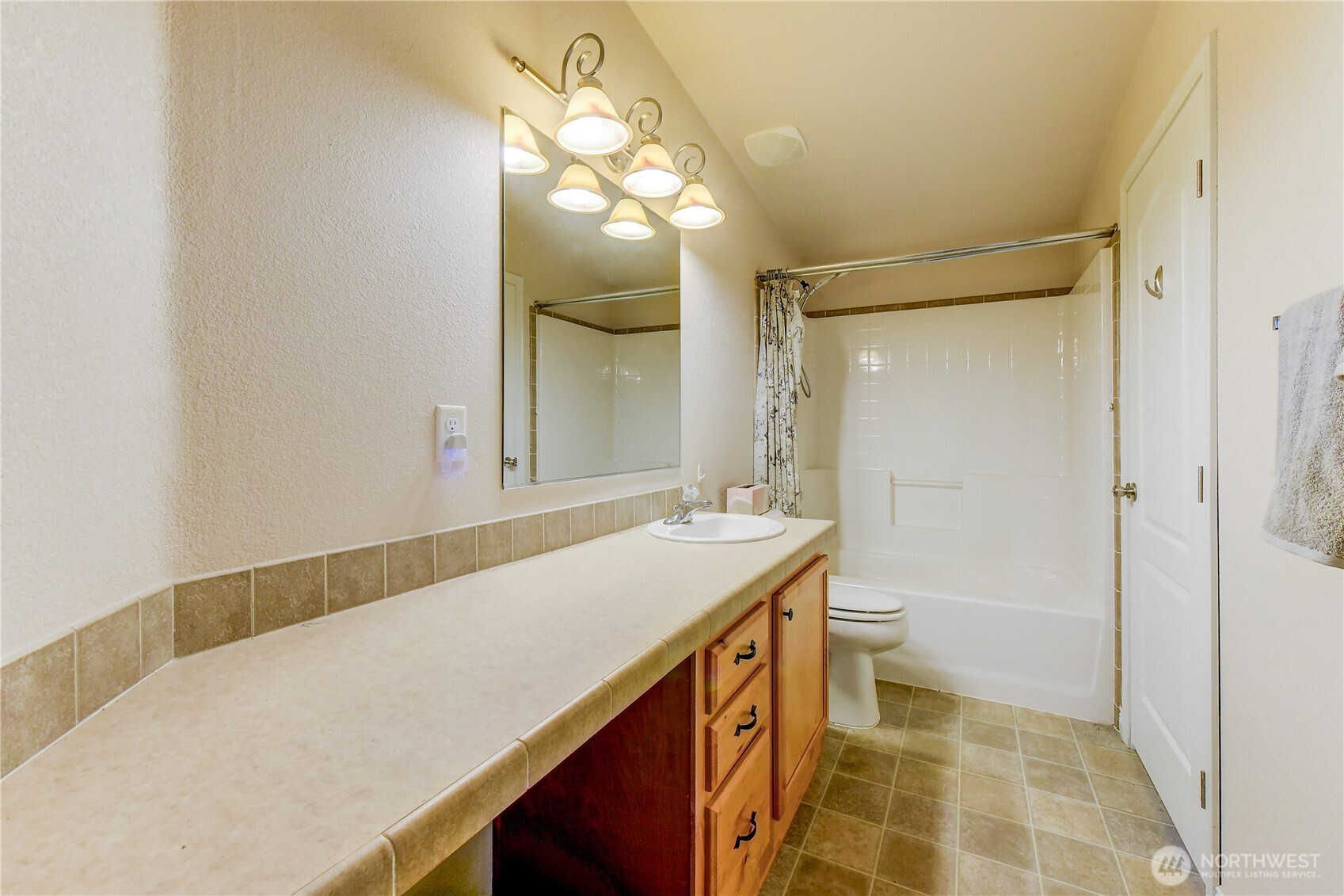 6712 243rd Avenue Property Photo 12