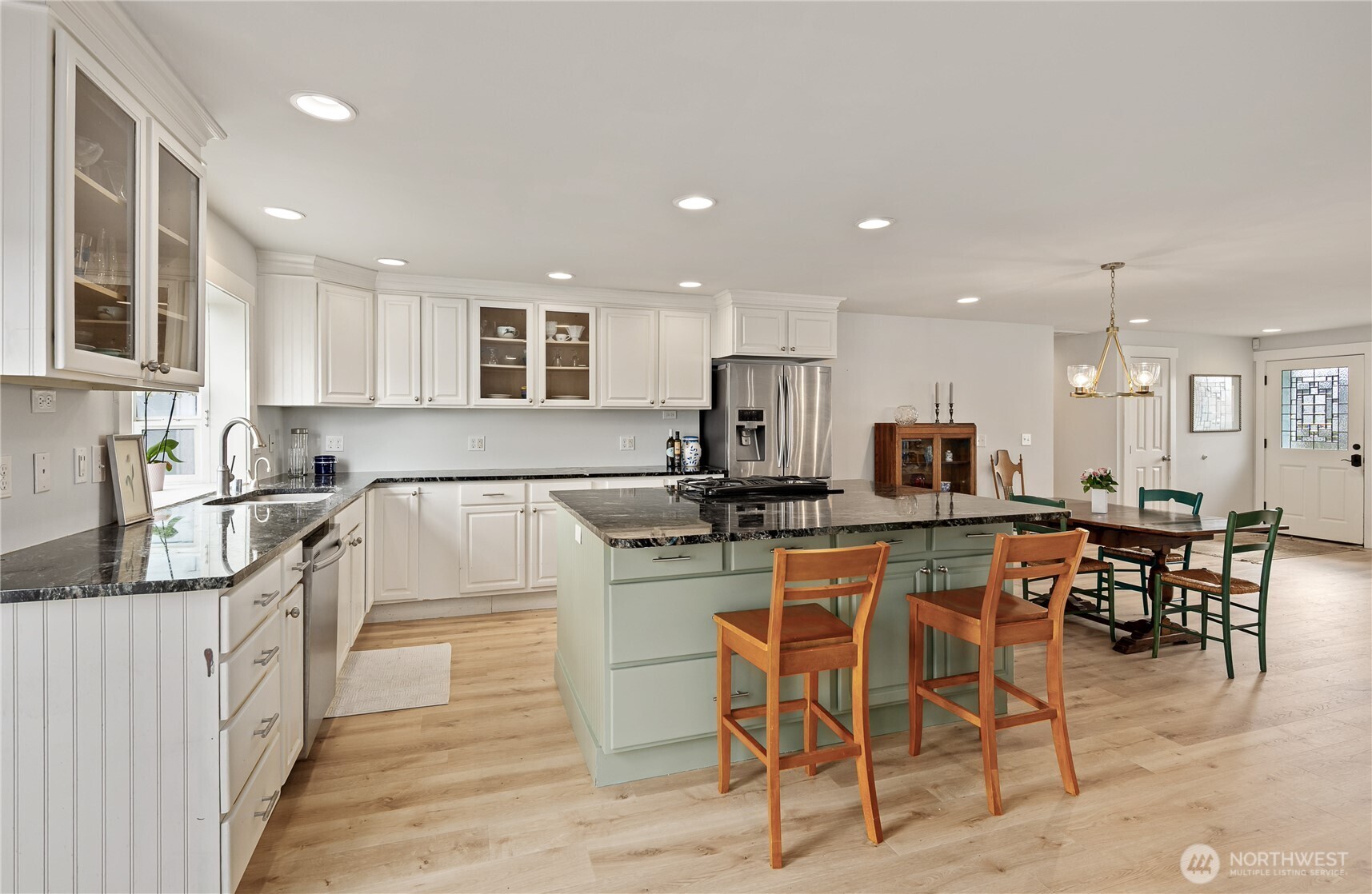 801 Livingston Bay Shore Drive Property Photo 4