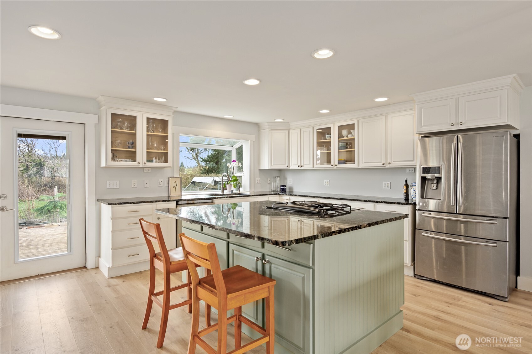 801 Livingston Bay Shore Drive Property Photo 6