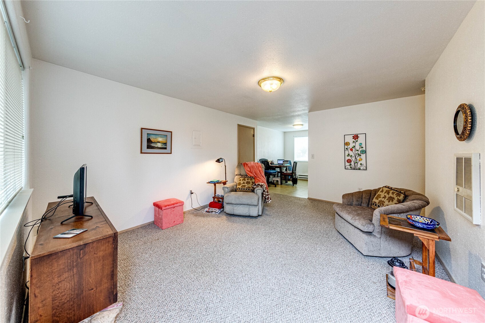 97 S Elderberry Avenue Property Photo 8
