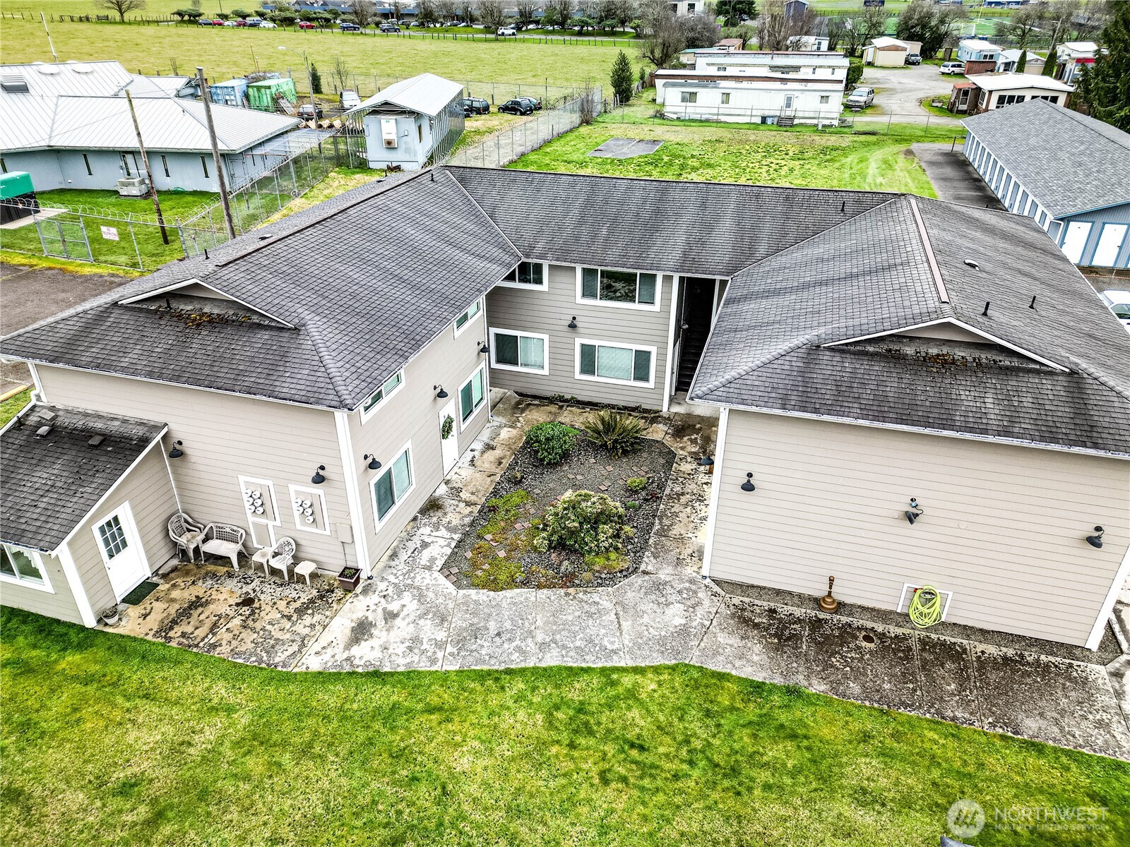 97 S Elderberry Avenue Property Photo 17