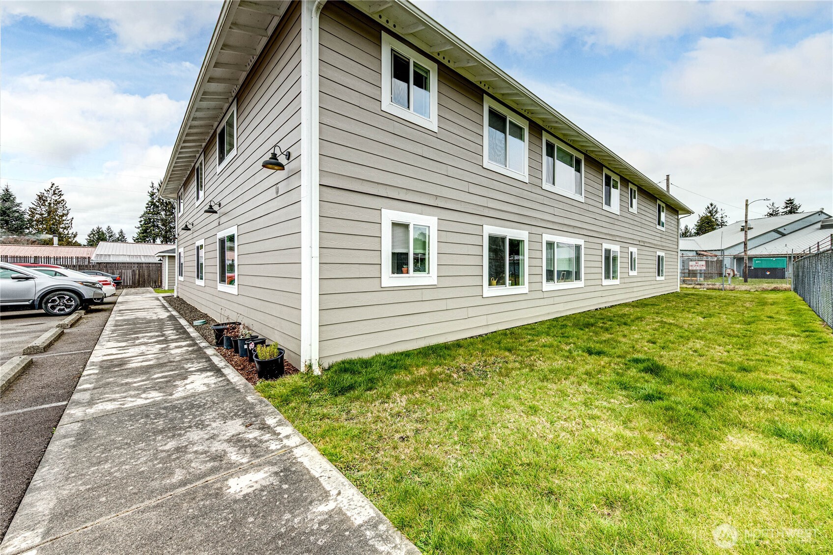 97 S Elderberry Avenue Property Photo 23