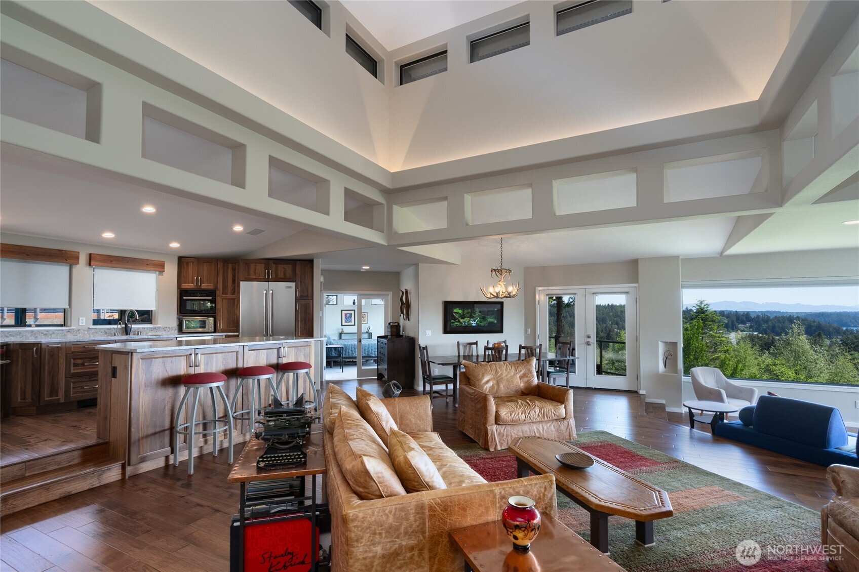 15107 Bridgeway Drive Property Photo 6