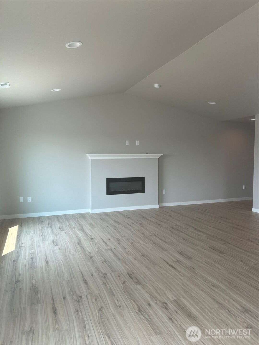 257 Parkside Pl Property Photo 3