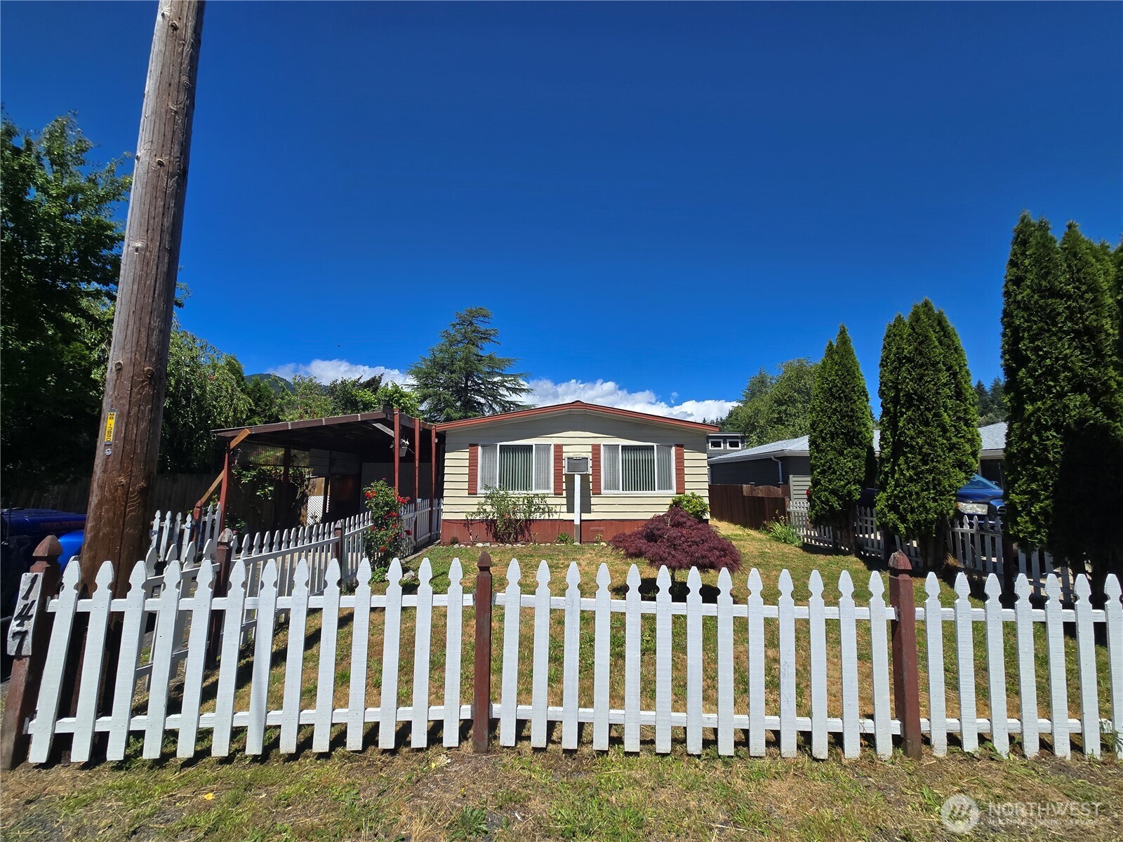 147 E Wood Avenue Property Photo 2