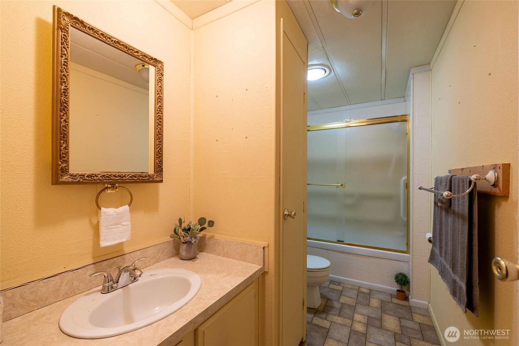 147 E Wood Avenue Property Photo 13