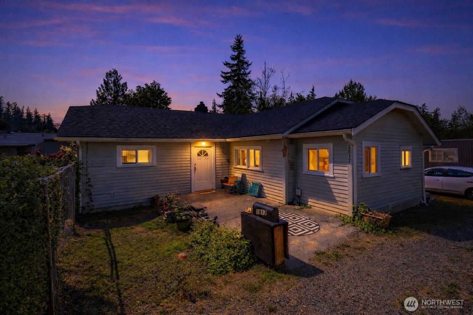 3817 E Sunset Drive Property Photo 3