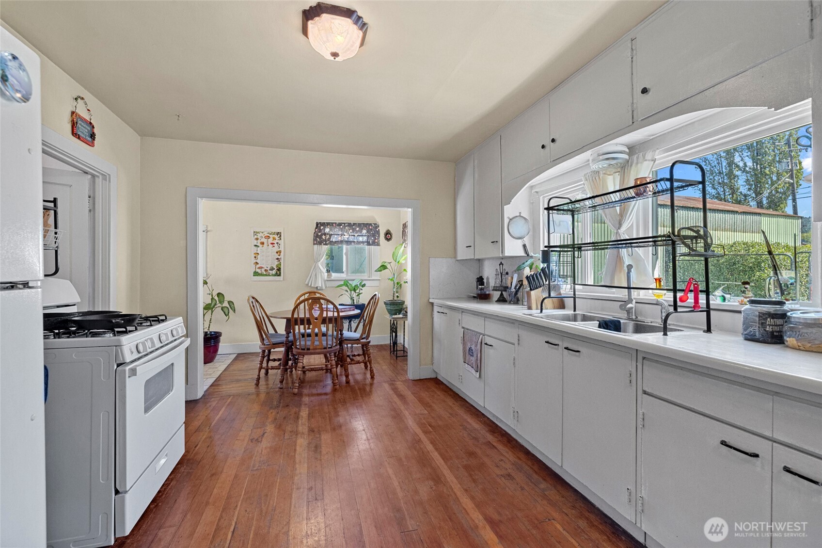 3817 E Sunset Drive Property Photo 10
