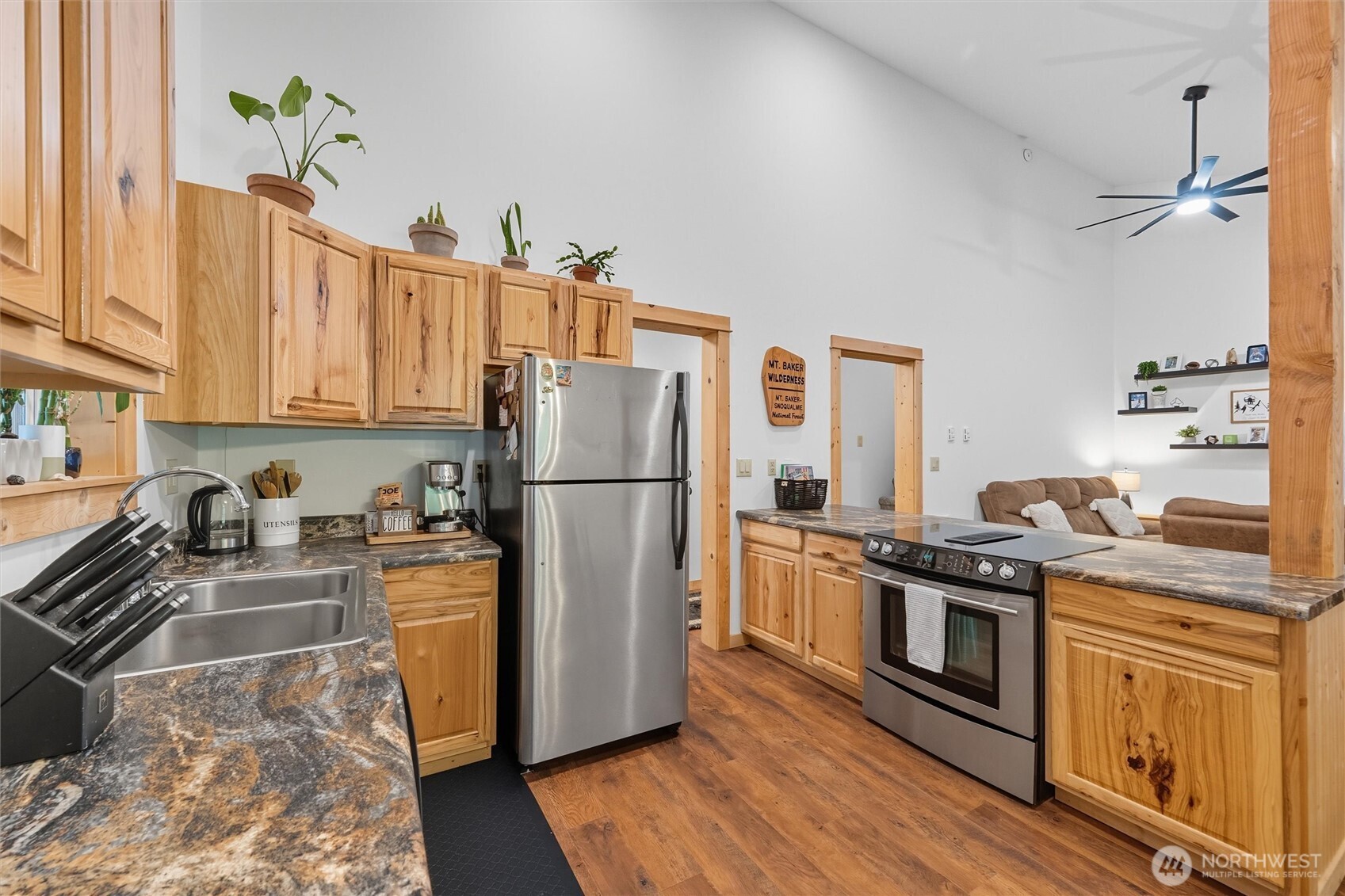 7533 Canyon View Drive Property Photo 9