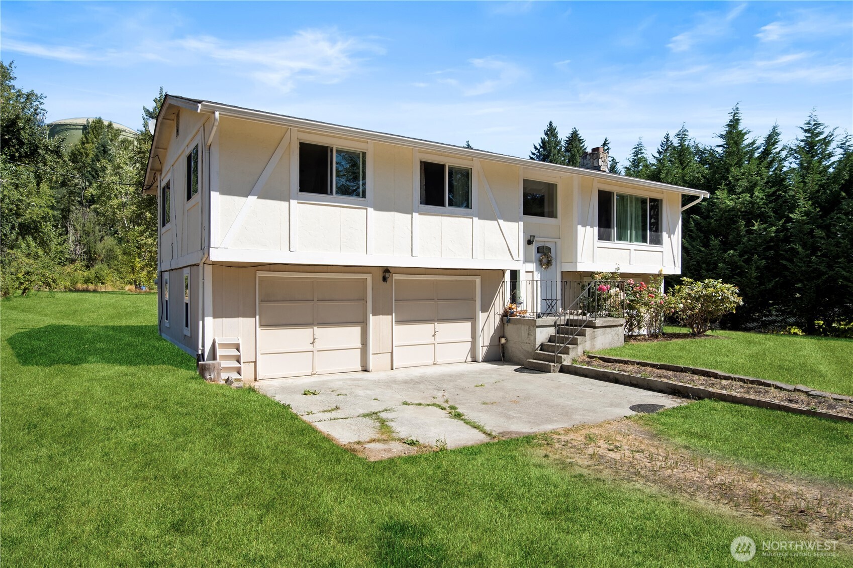 9721 194th Street Property Photo 4