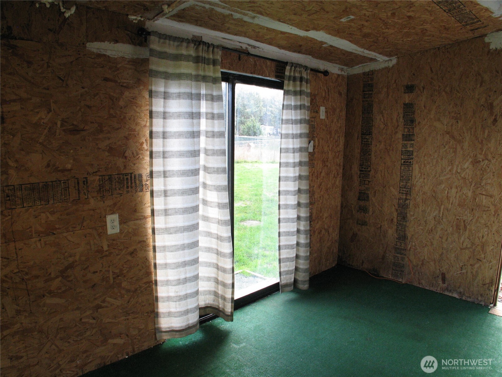 1410 322nd Place Property Photo 9