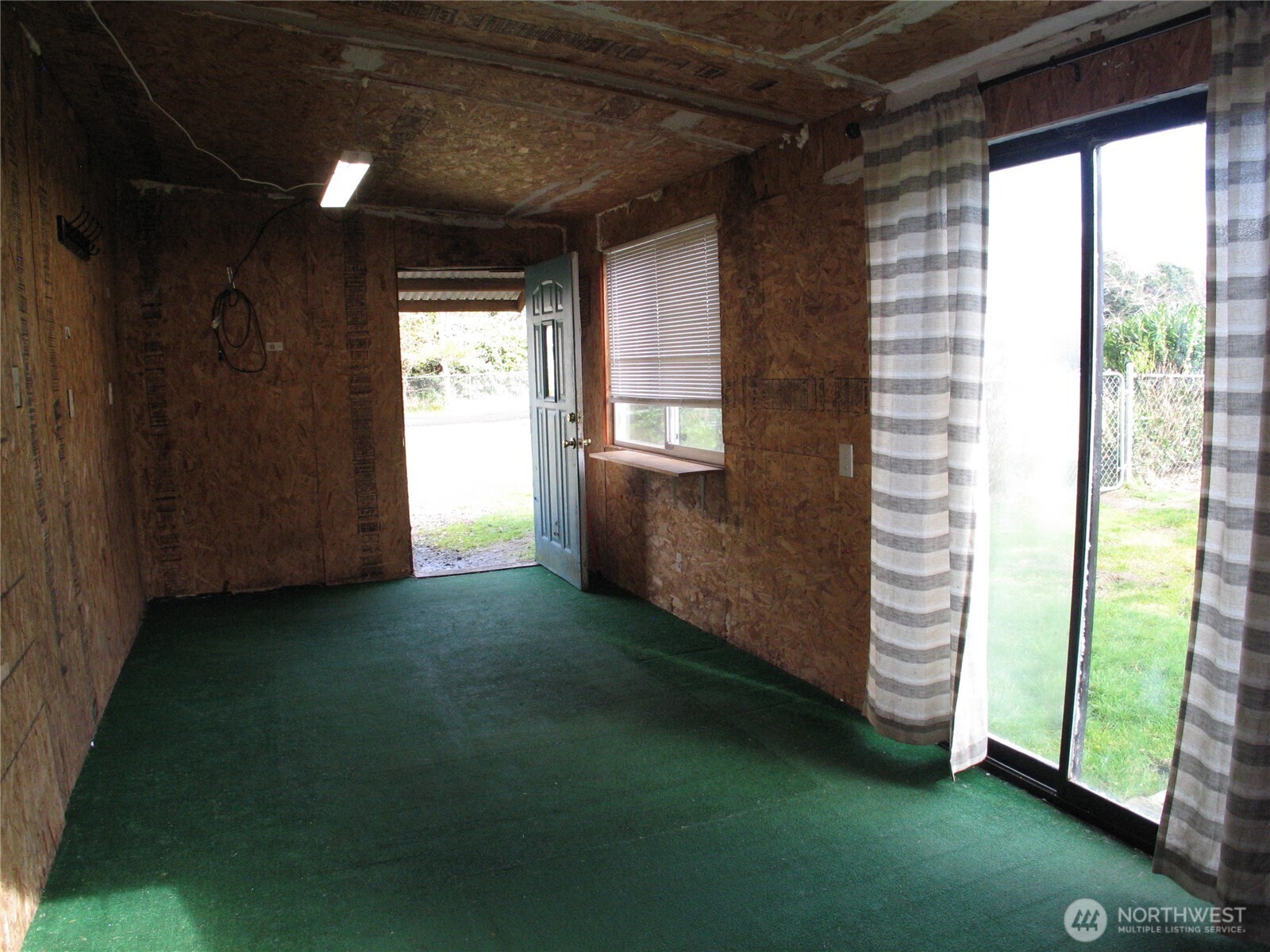 1410 322nd Place Property Photo 10