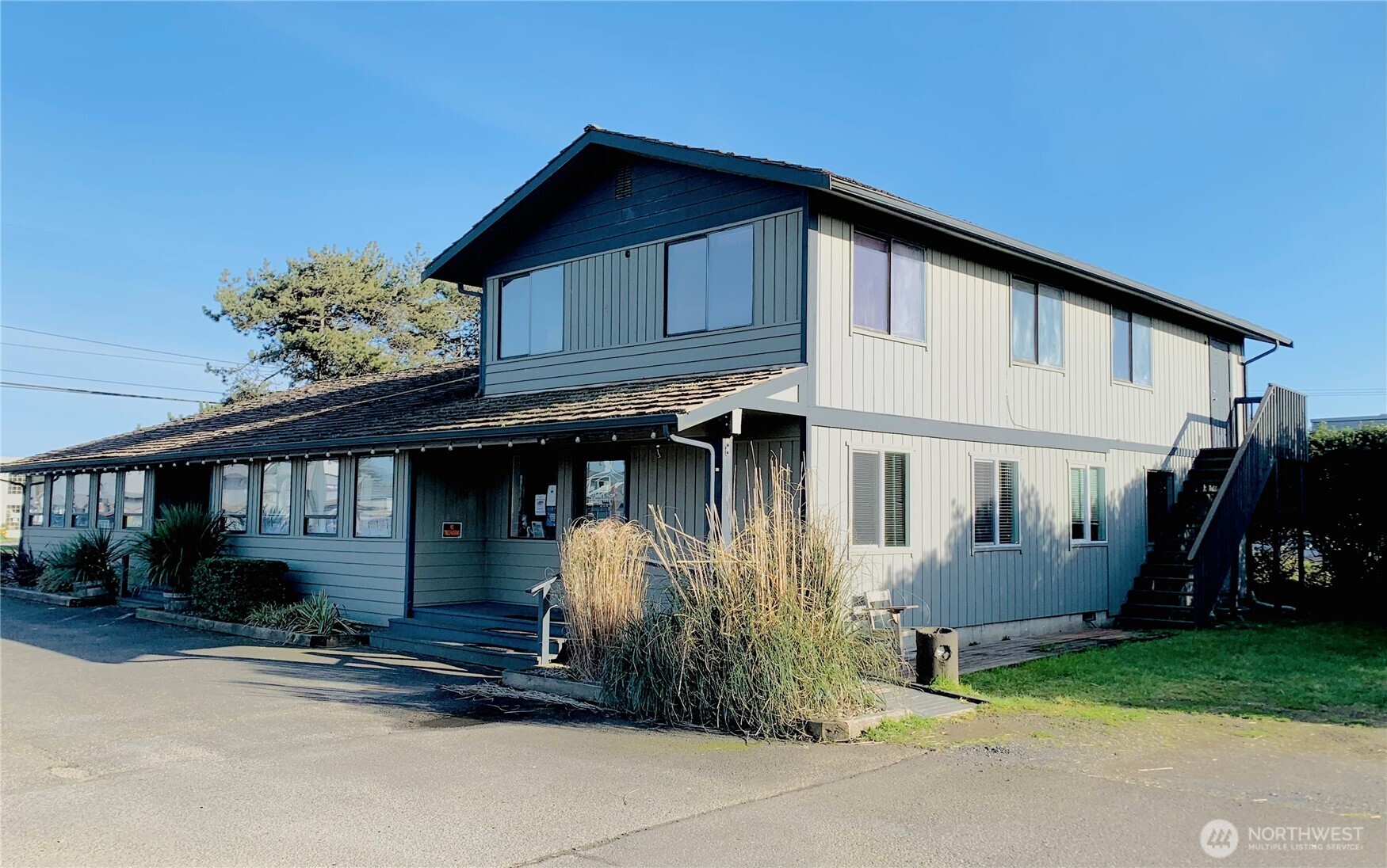 711 Point Brown Avenue Property Photo 3