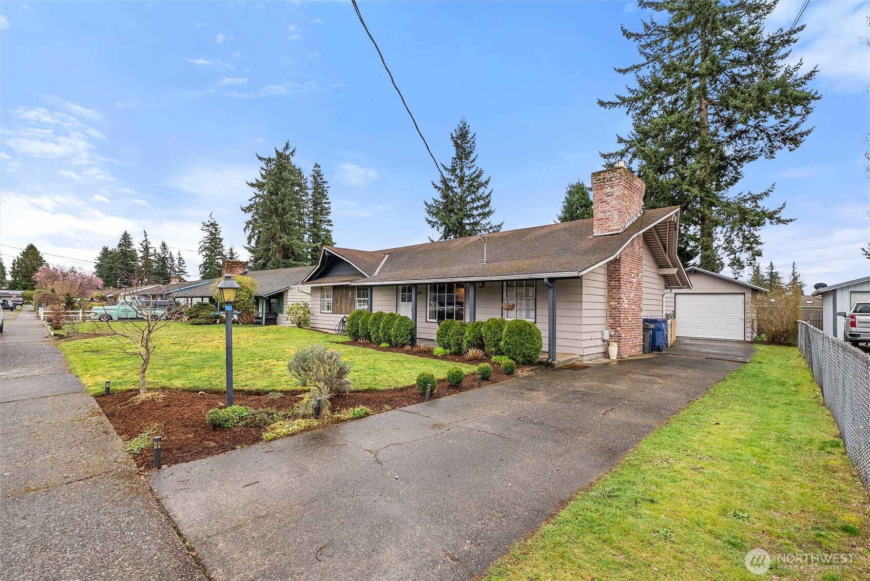 4602 94th Place Property Photo 1