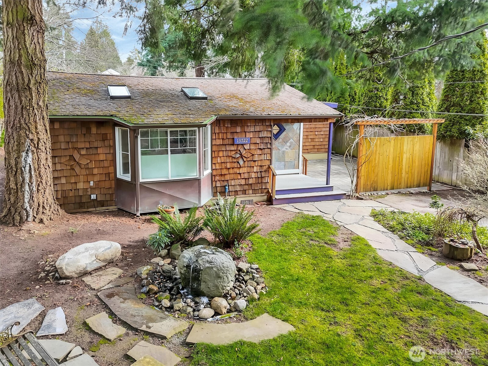 13722 Interlake Avenue