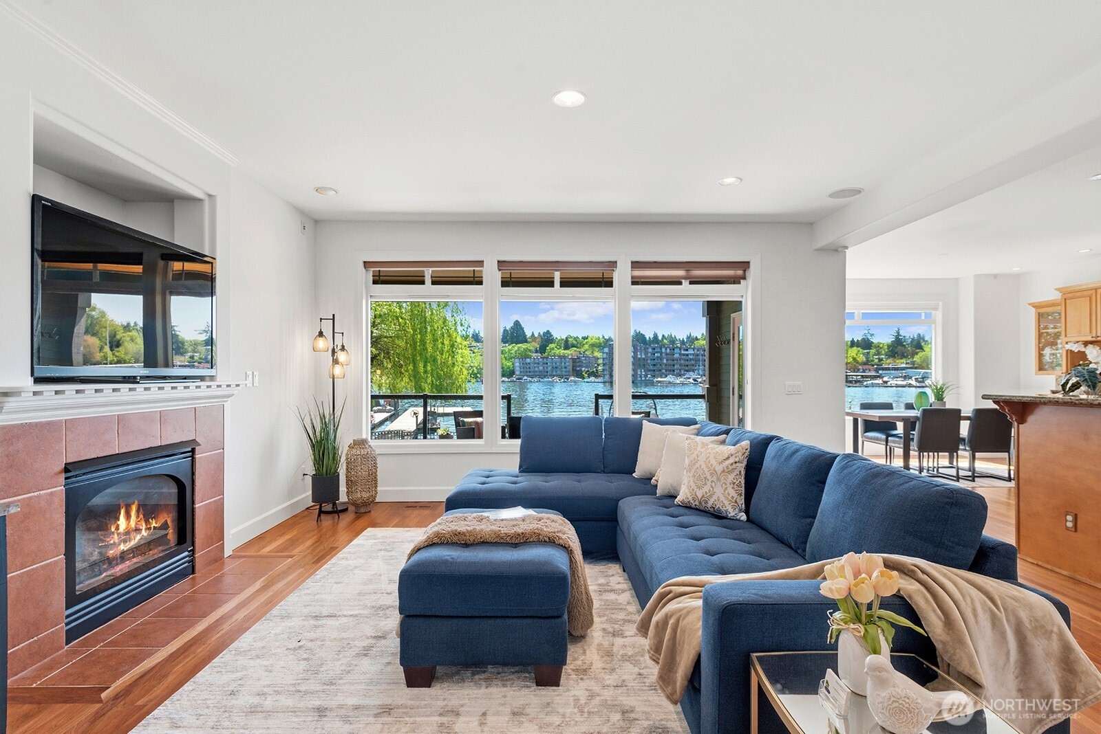 8696 Island Drive Property Photo 9
