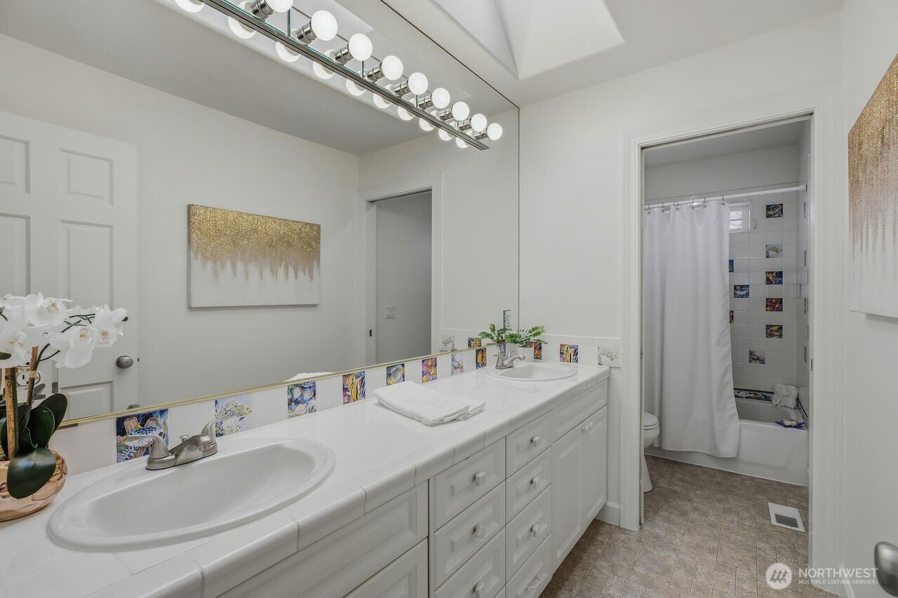 8696 Island Drive Property Photo 32