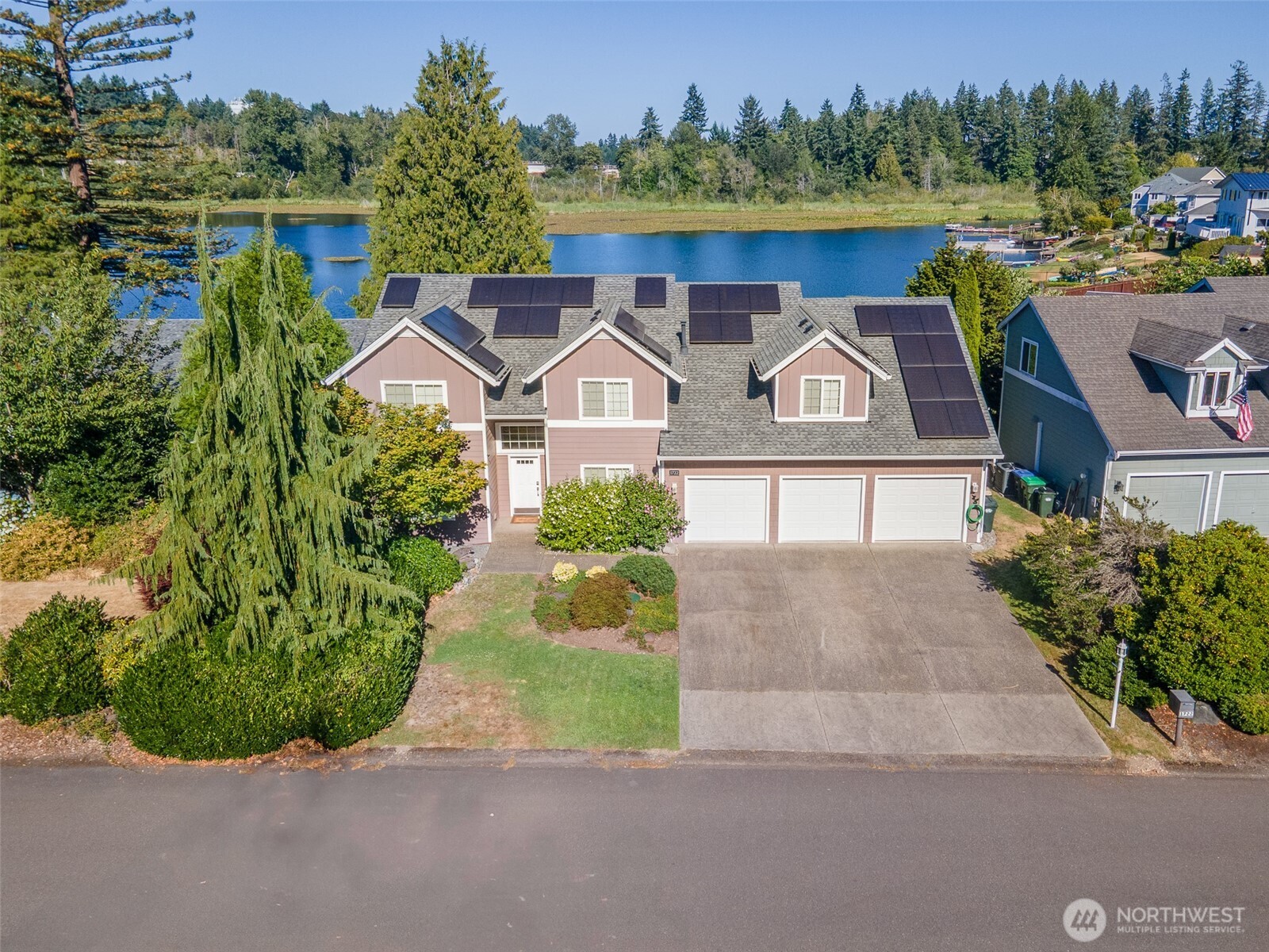 1722 Timberlake Court Property Photo 2