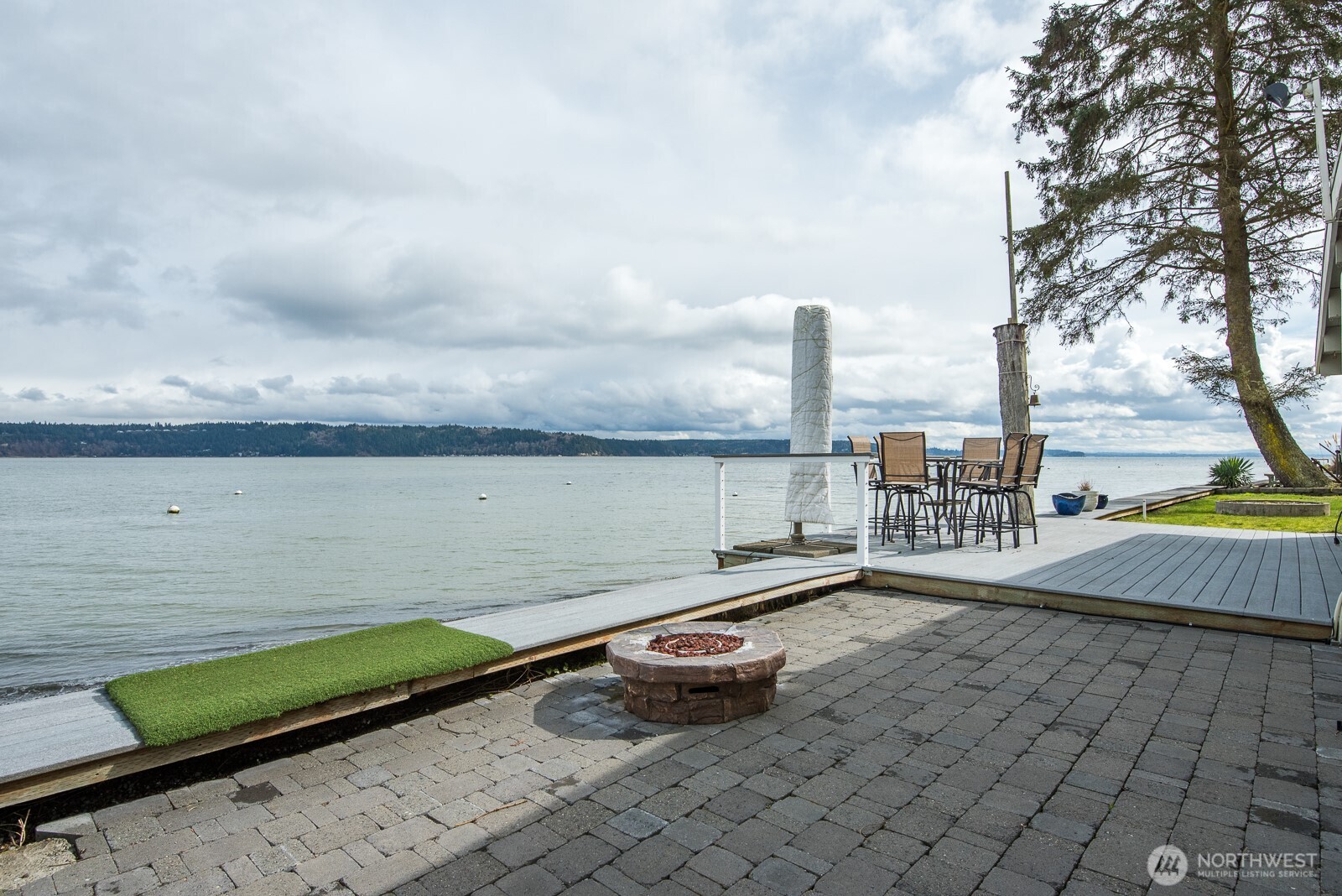 3187 Shoreline Drive Property Photo 12