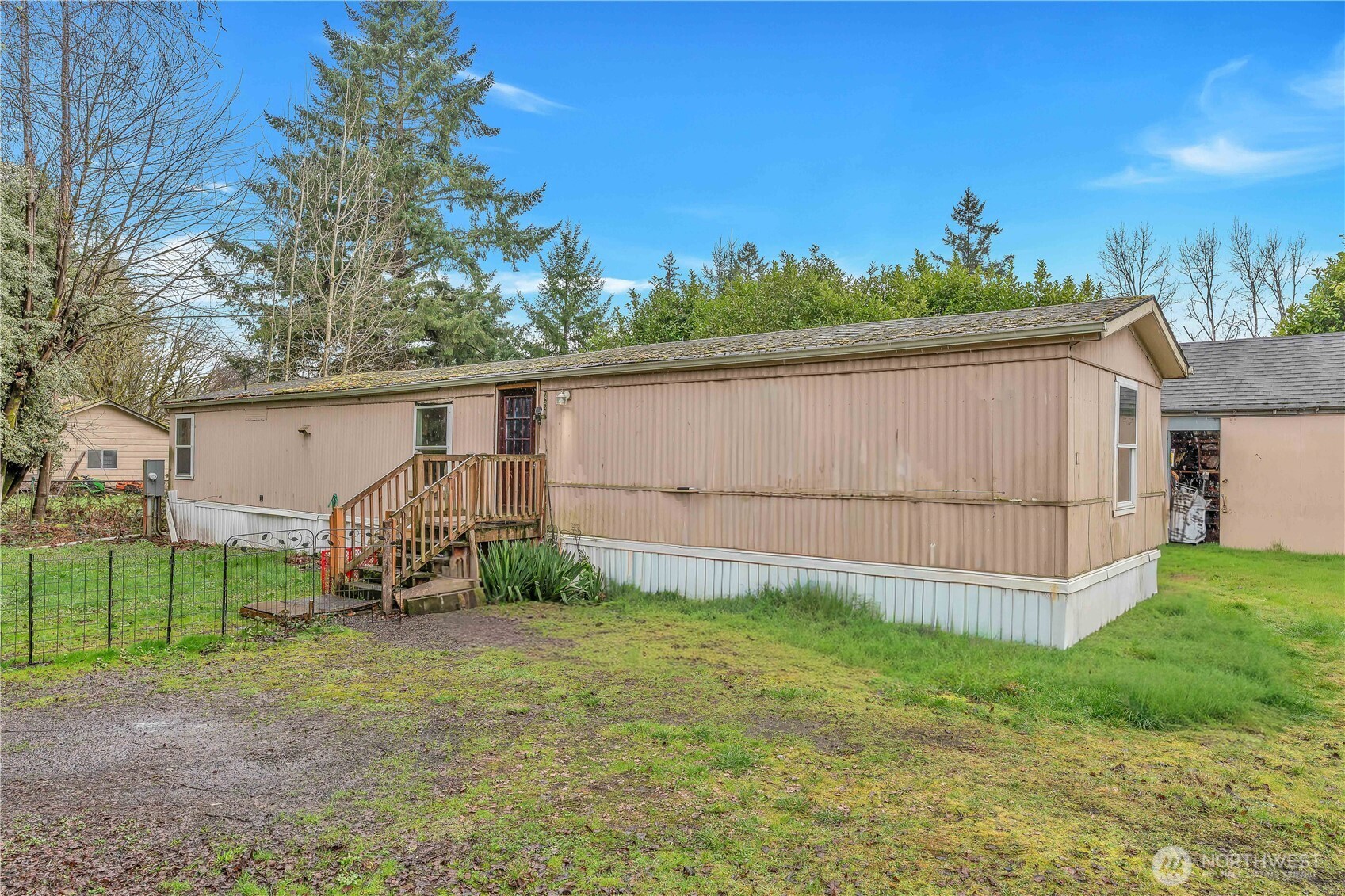 7629 N Old Pacific Highway Property Photo 3