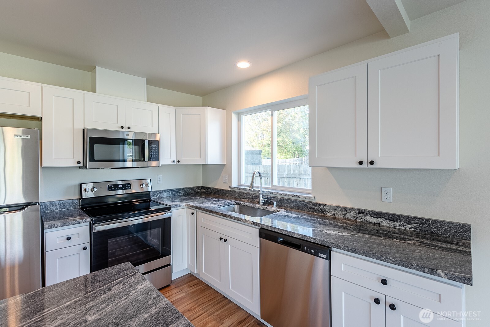 1073 S Grand Drive Property Photo 16