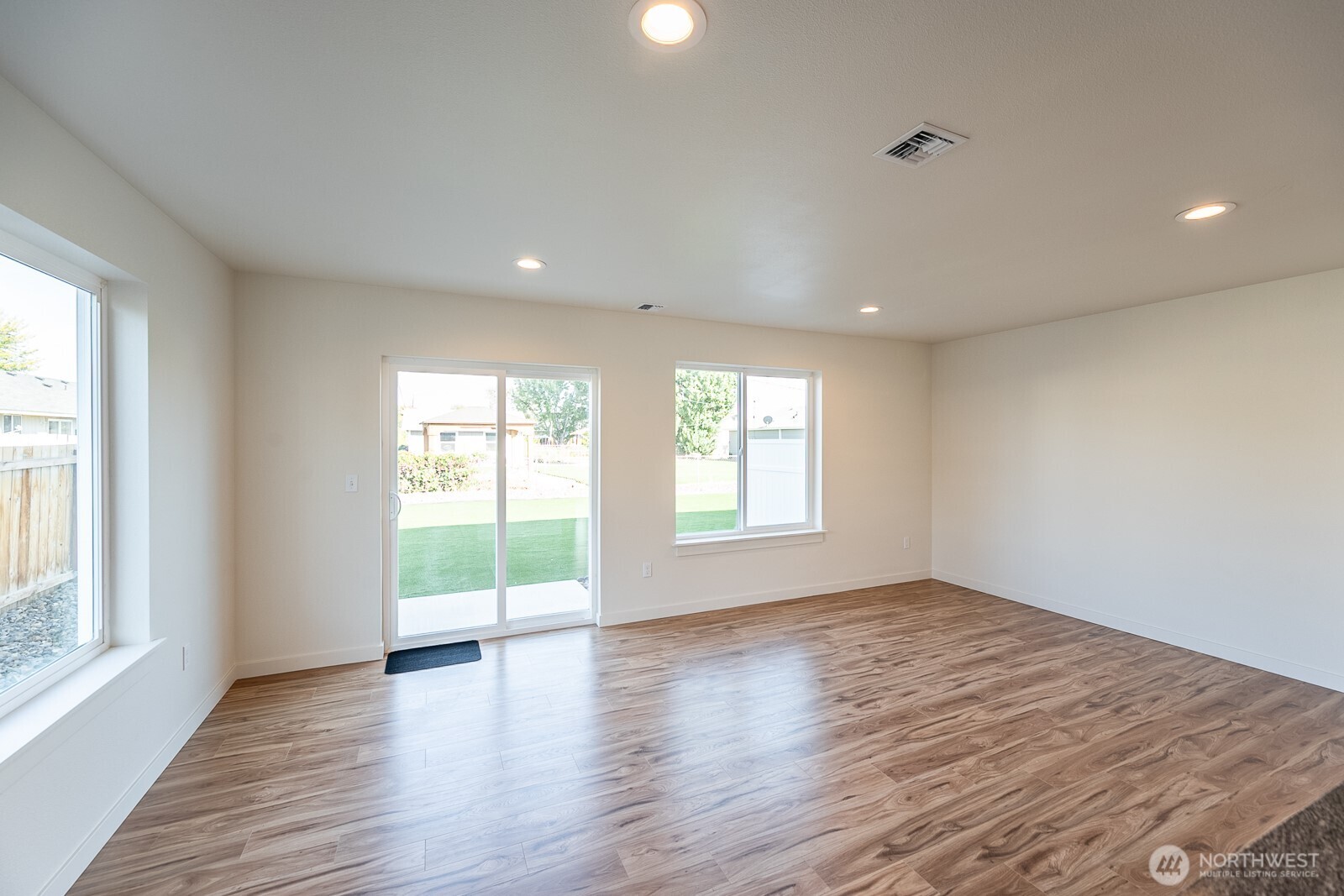 1073 S Grand Drive Property Photo 17