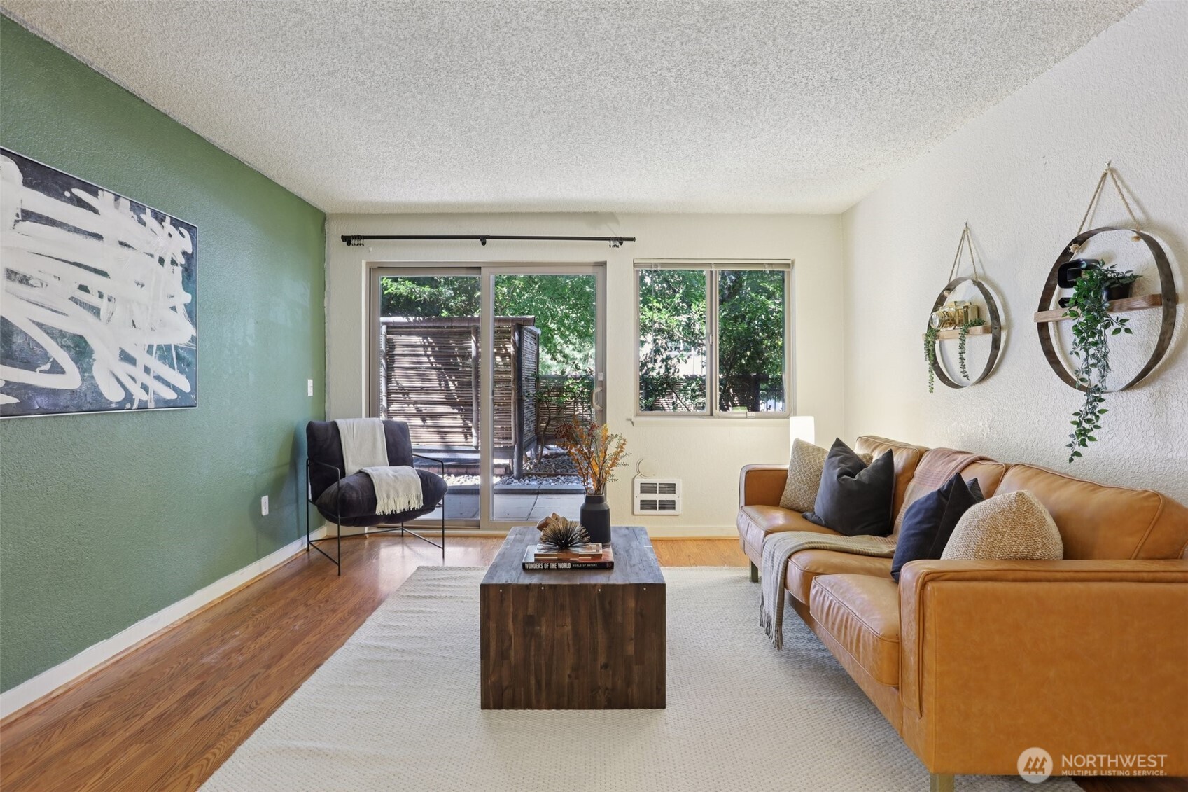275 W Roy Street 114 Property Photo 1