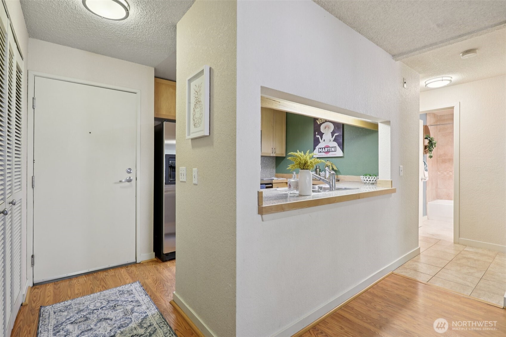 275 W Roy Street 114 Property Photo 5