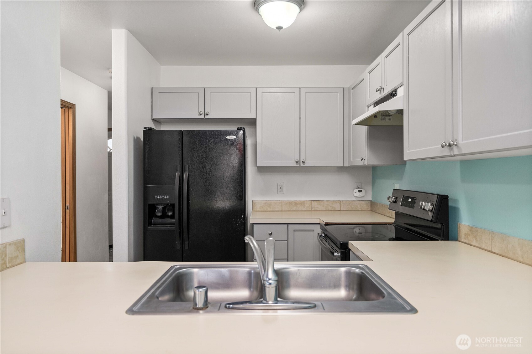 10806 Park Avenue Property Photo 9
