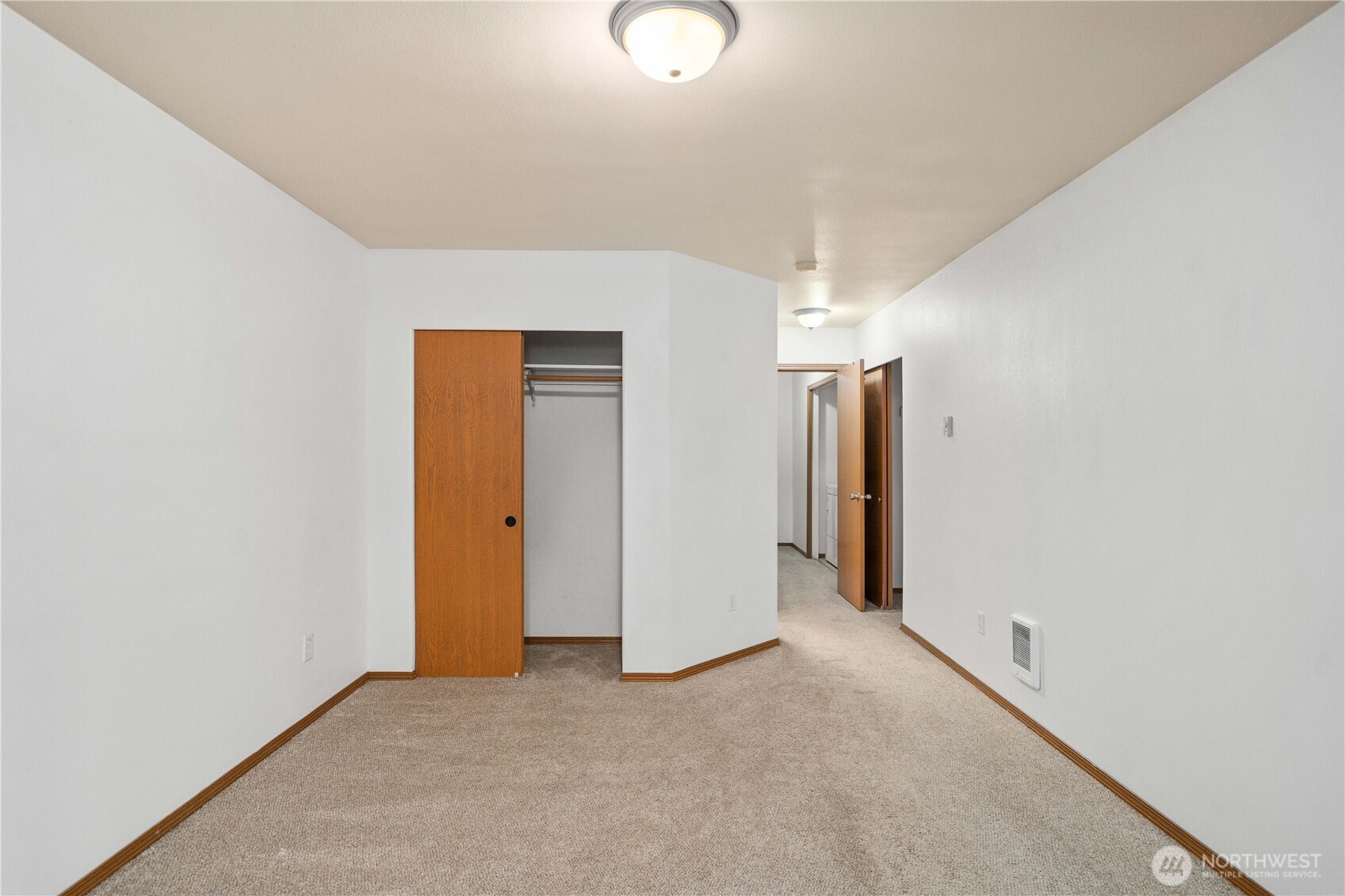 10806 Park Avenue Property Photo 14