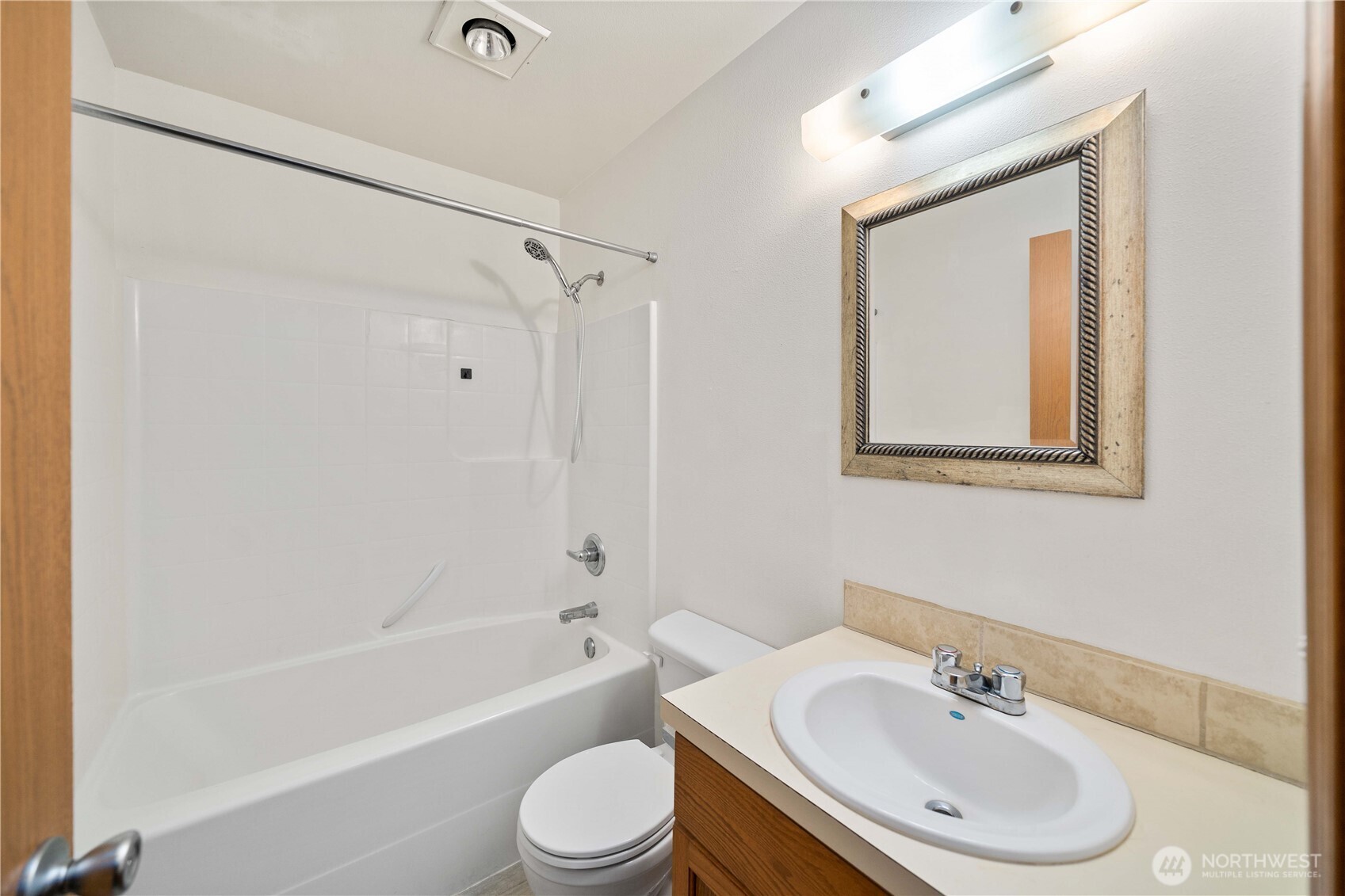 10806 Park Avenue Property Photo 15