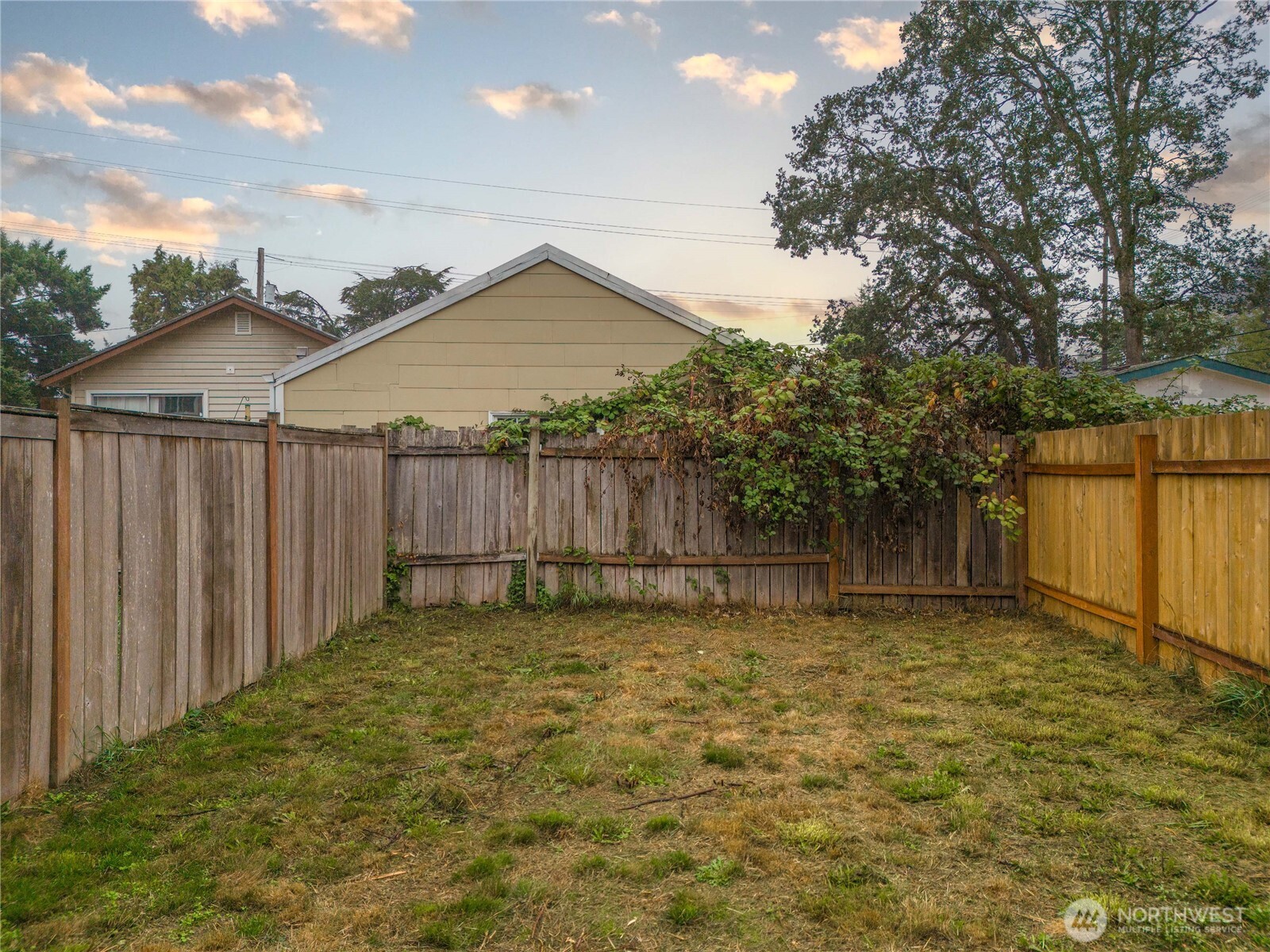 10806 Park Avenue Property Photo 23