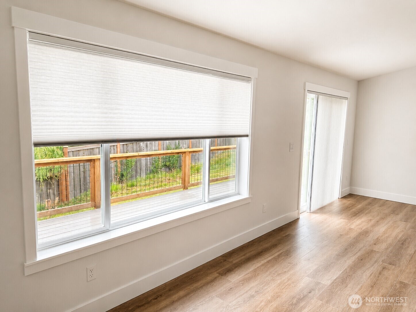 4817 Lawrence Avenue Property Photo 9