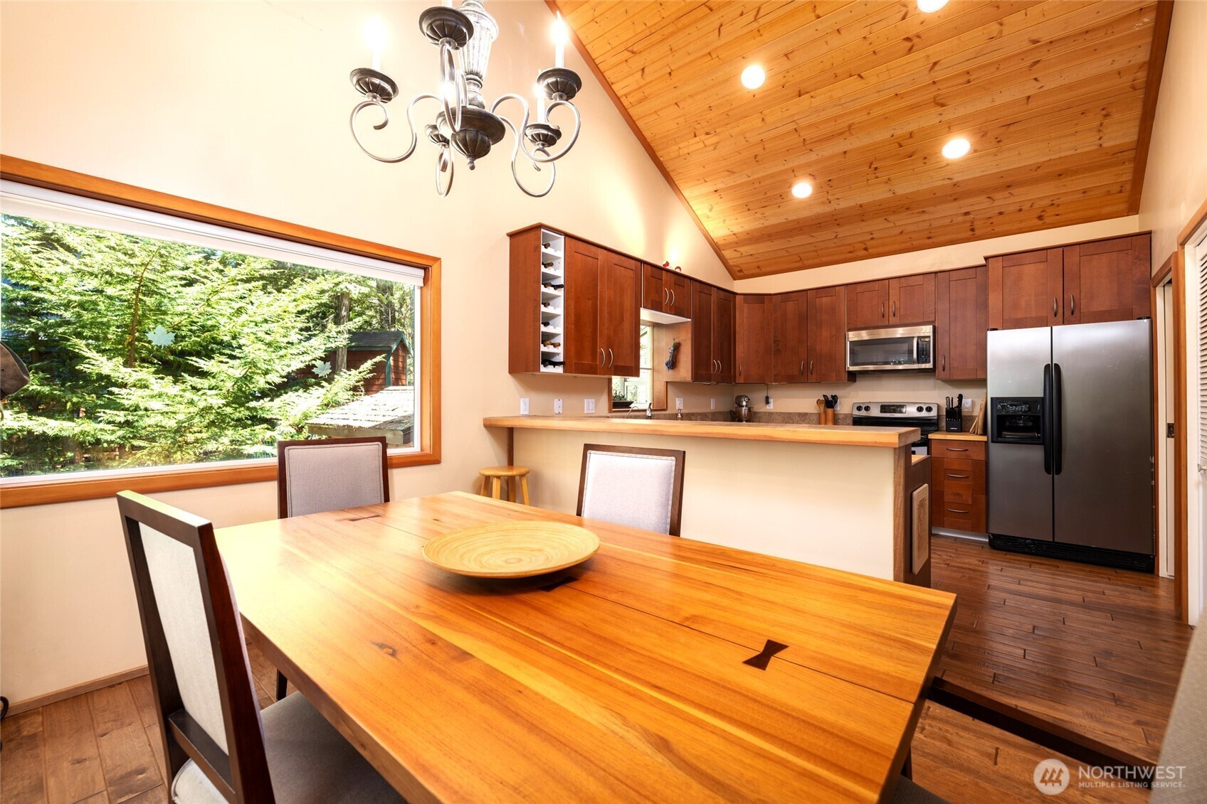 1354 Chinook Way Property Photo 10
