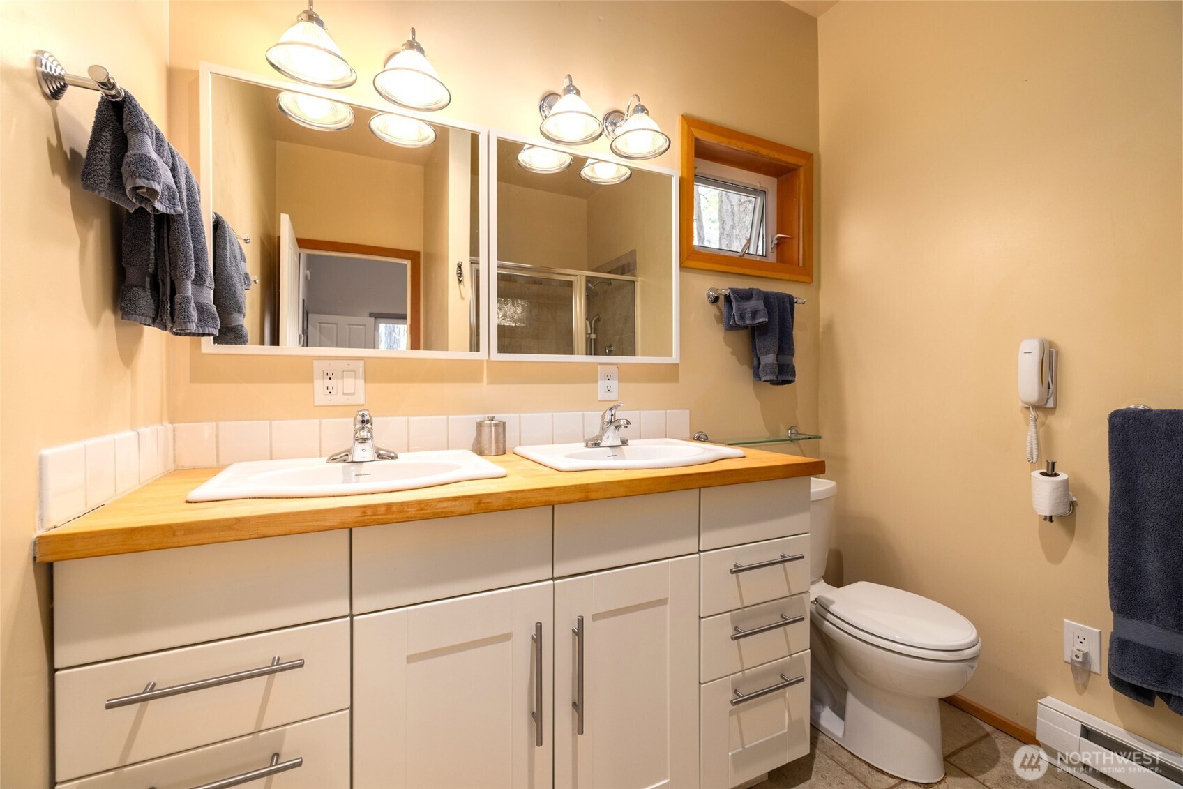 1354 Chinook Way Property Photo 14