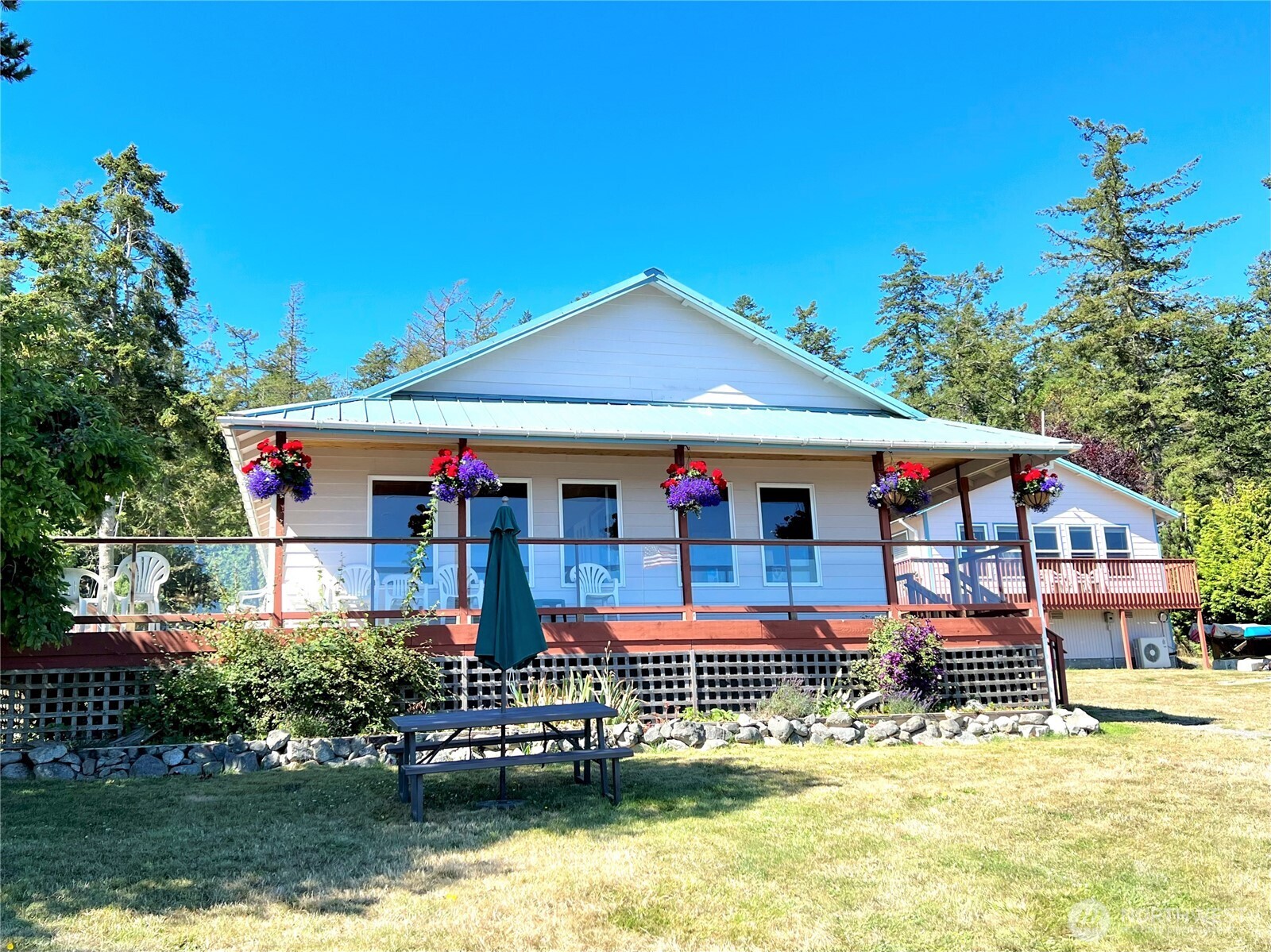 1354 Chinook Way Property Photo 31