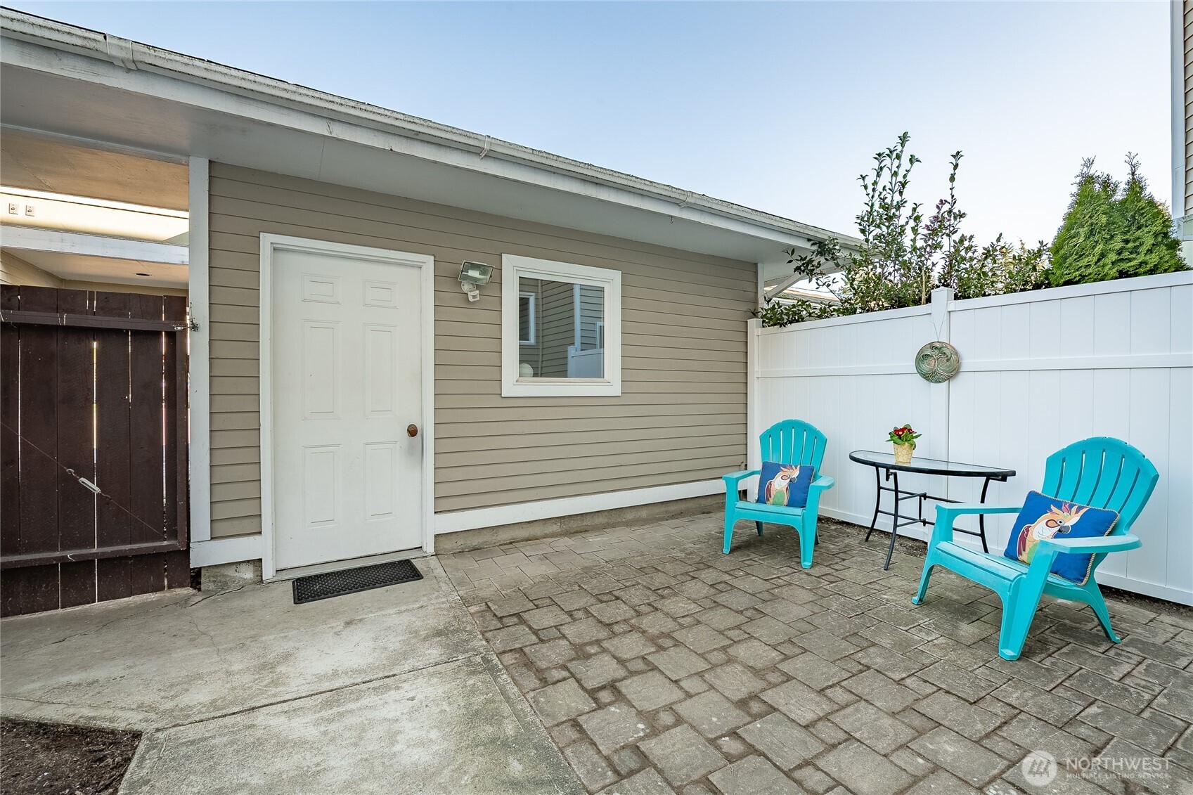 1326 4th Street Property Photo 4