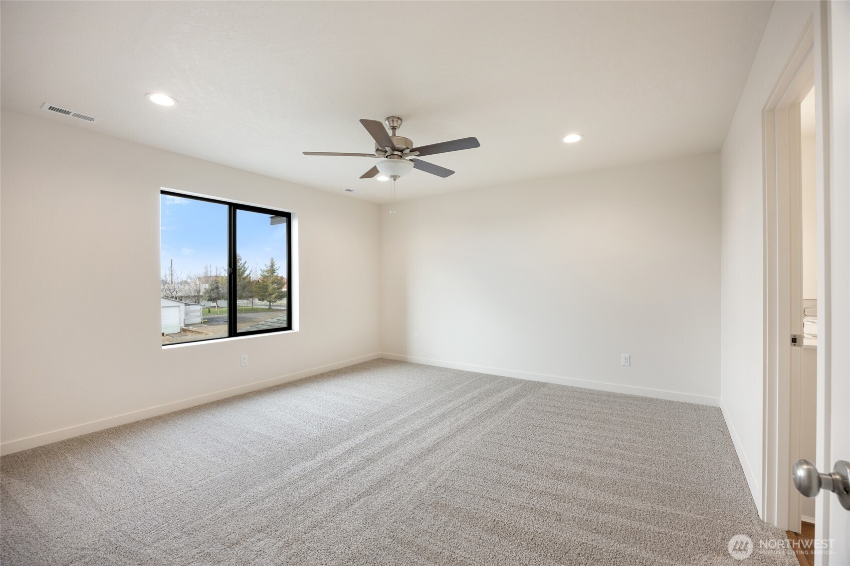 601 Dorsing Street D22 Property Photo 7