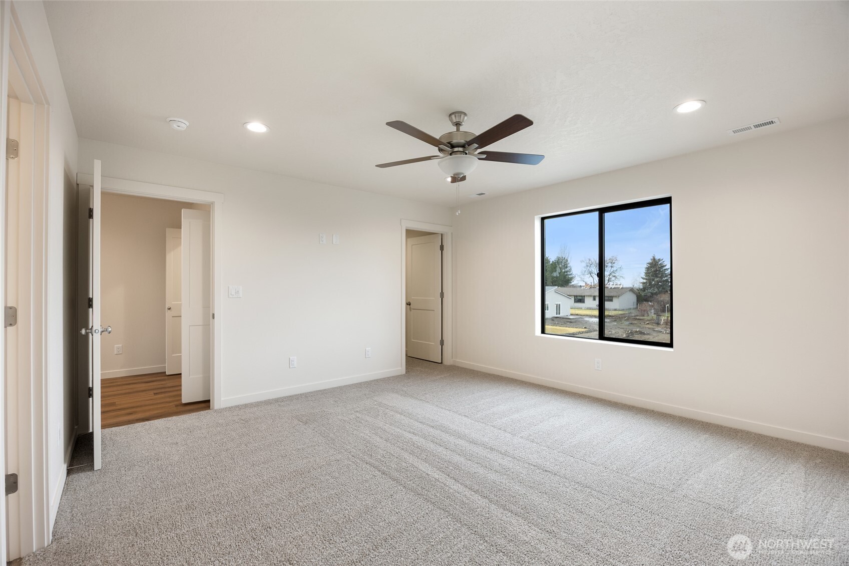 601 Dorsing Street D22 Property Photo 9