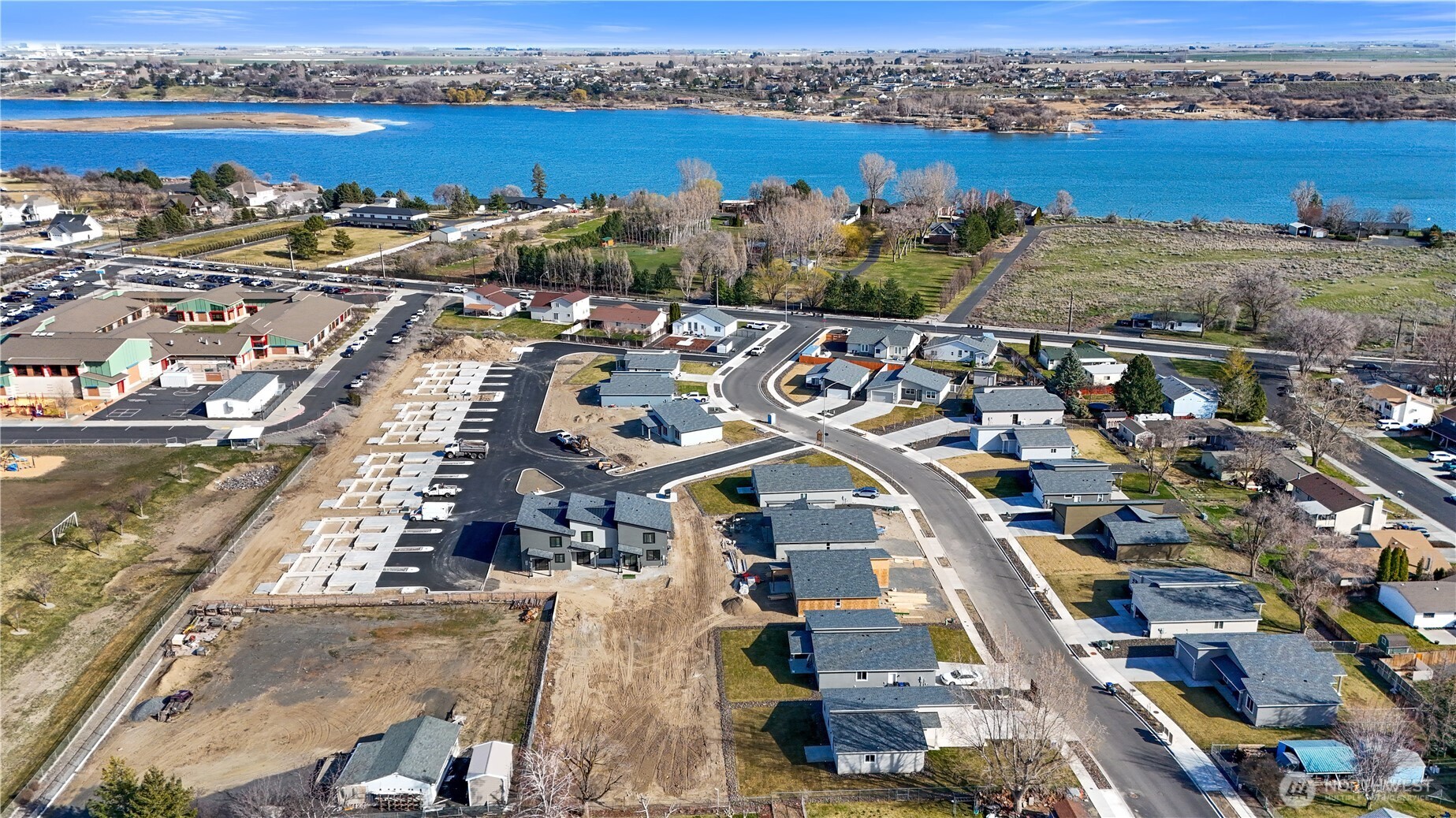 601 Dorsing Street E26 Property Photo 28