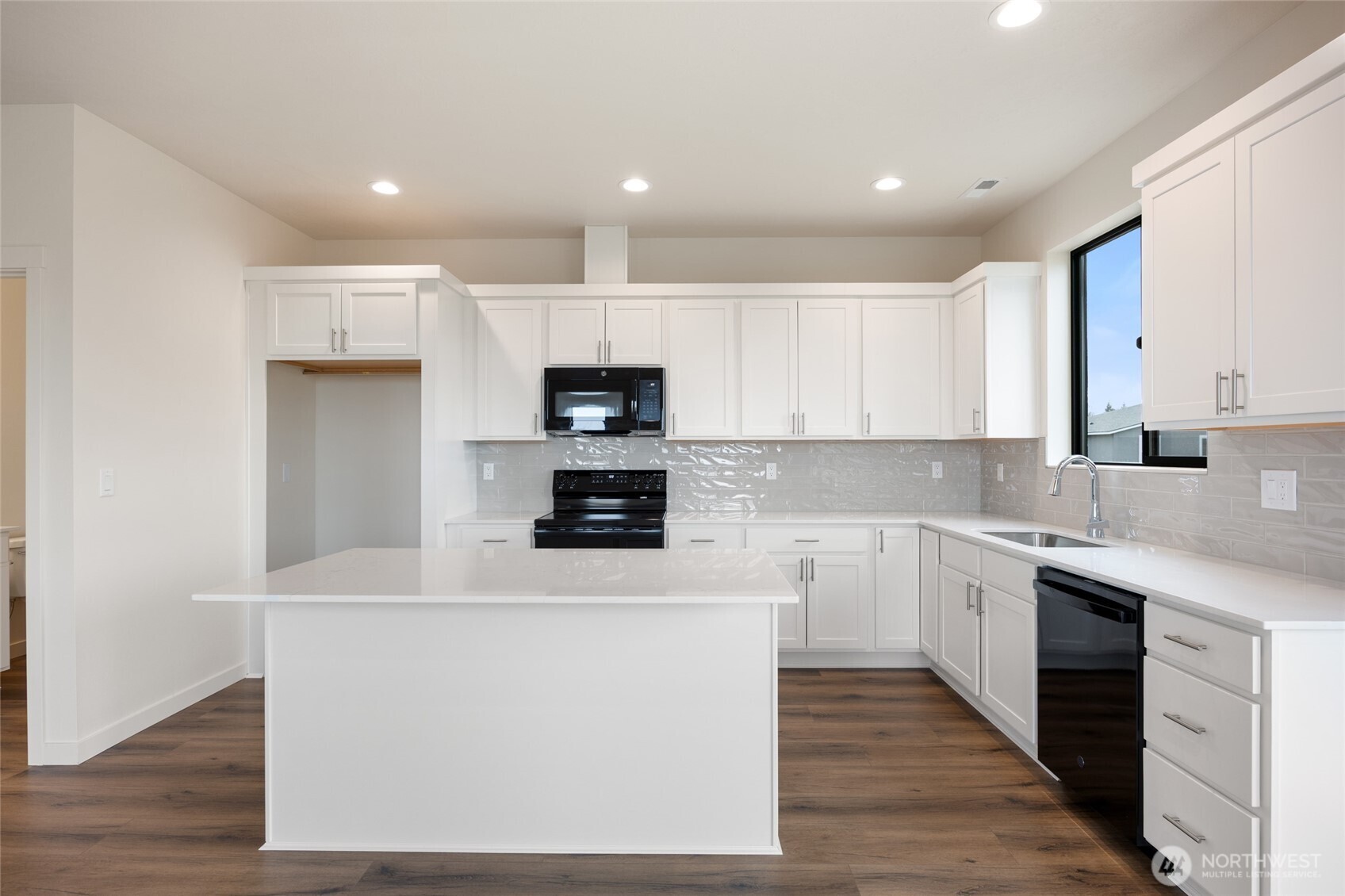 601 Dorsing Street C19 Property Photo 12
