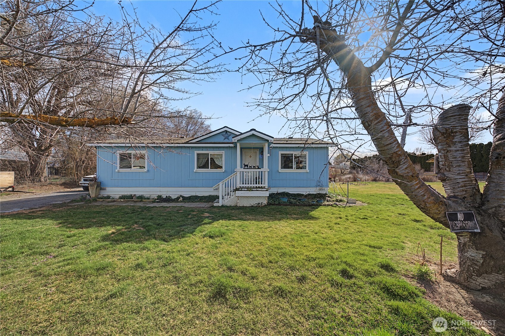 7581 Rainier Property Photo 1