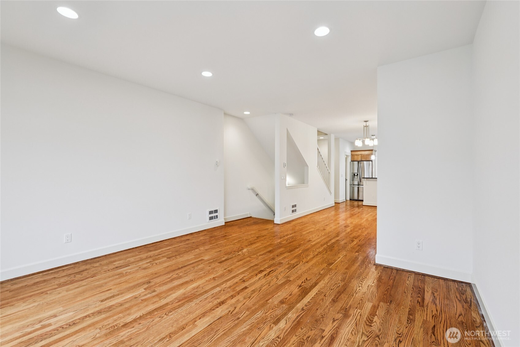 2814 E Spring Street Property Photo 9