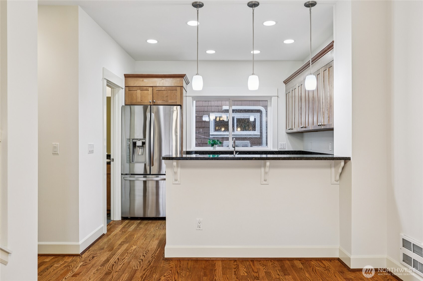 2814 E Spring Street Property Photo 11