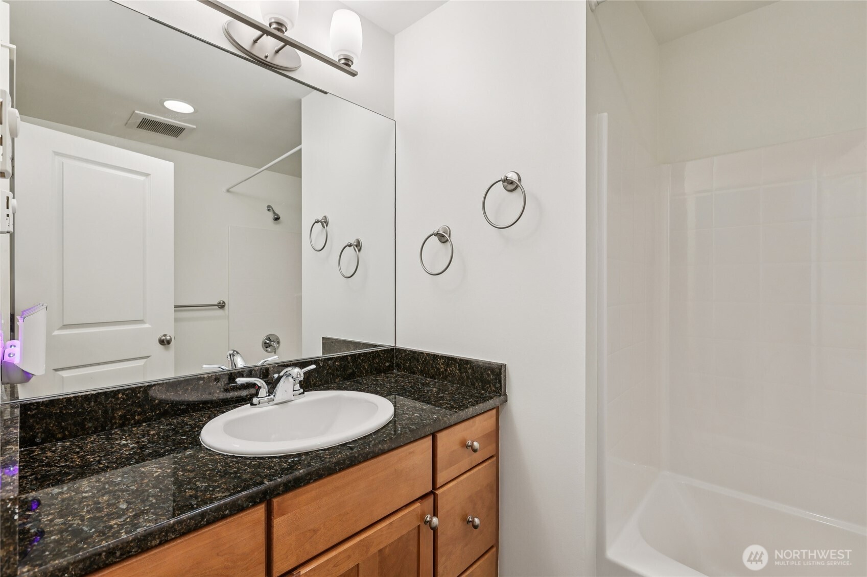 2814 E Spring Street Property Photo 23